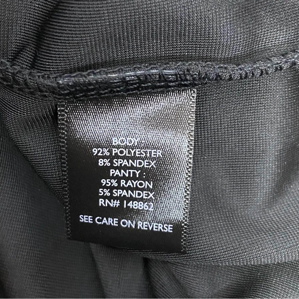 TORRID NWT Bodysuit Black Velvet Long Sleeve V Neckline Size 1 - Picture 14 of 16